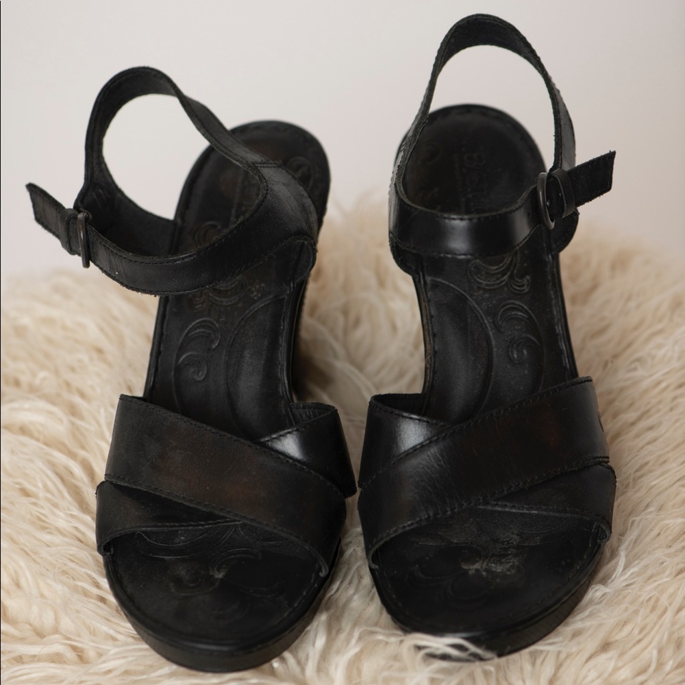 Born Platform Sandals Sz 9